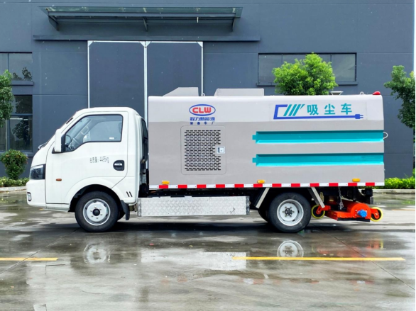 東風華神CL5040TXCBEV型純電動吸塵車