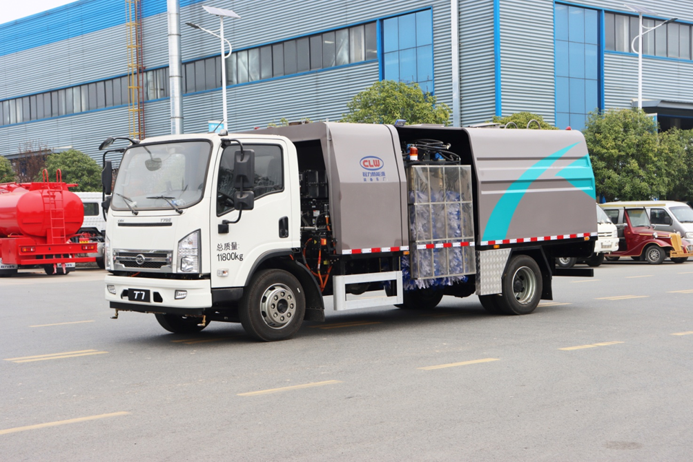 比亞迪CL5120GQXBEV型純電動護欄清洗車